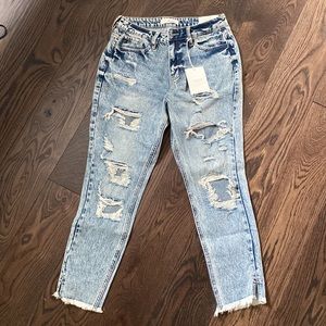 NWT KanCan High Rise Mom Jean in Quiet Storm